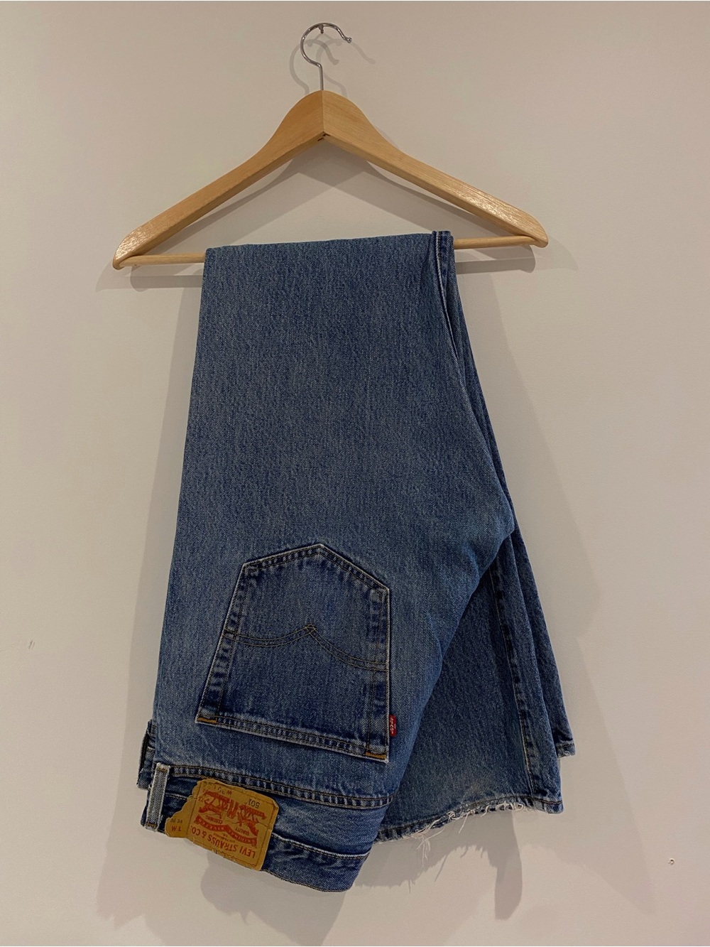 Levi's Men's Relaxed Fit Medium Blue Denim Jeans